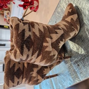 Jessica Simpson Booties 7.5 Brown Sweater Material